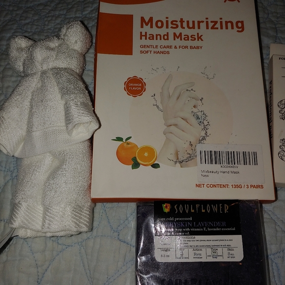 8 Piece Personal Hand Care/Beauty Basket with Faux Fingernails - Picture 4 of 4